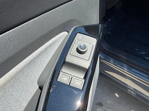 Certified 2024 Volkswagen ID.4 Pro AWD/4WD image 12