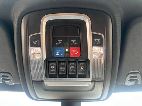 Used 2023 RAM 1500 Big Horn AWD/4WD image 40