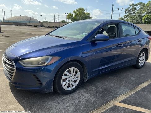 Used 2018 Hyundai Elantra SE w/ Cargo Package FWD image 4
