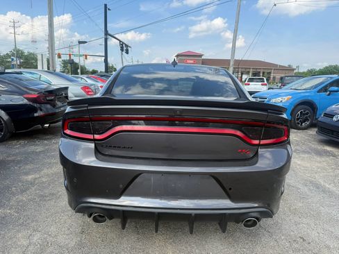 Used 2017 Dodge Charger R/T RWD image 4