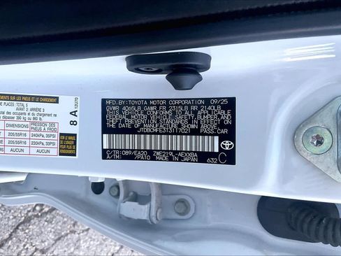 Used 2026 Toyota Corolla XLE FWD image 35