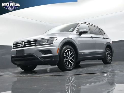 Used 2021 Volkswagen Tiguan SE image 19
