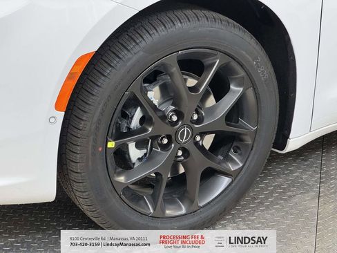 New 2026 Chrysler Pacifica Select image 9