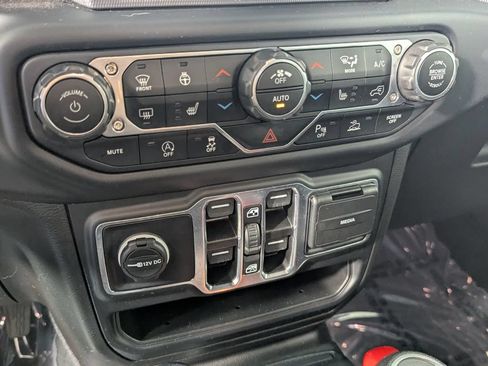 Used 2022 Jeep Wrangler Unlimited Sport w/ Sun And Sound Package AWD/4WD image 21