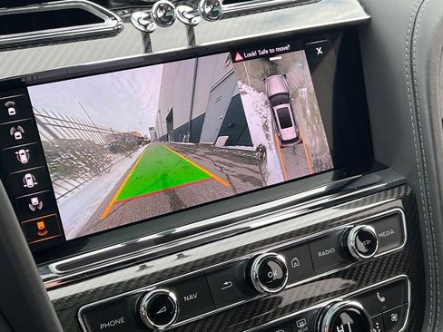 Used 2022 Bentley Bentayga image 34