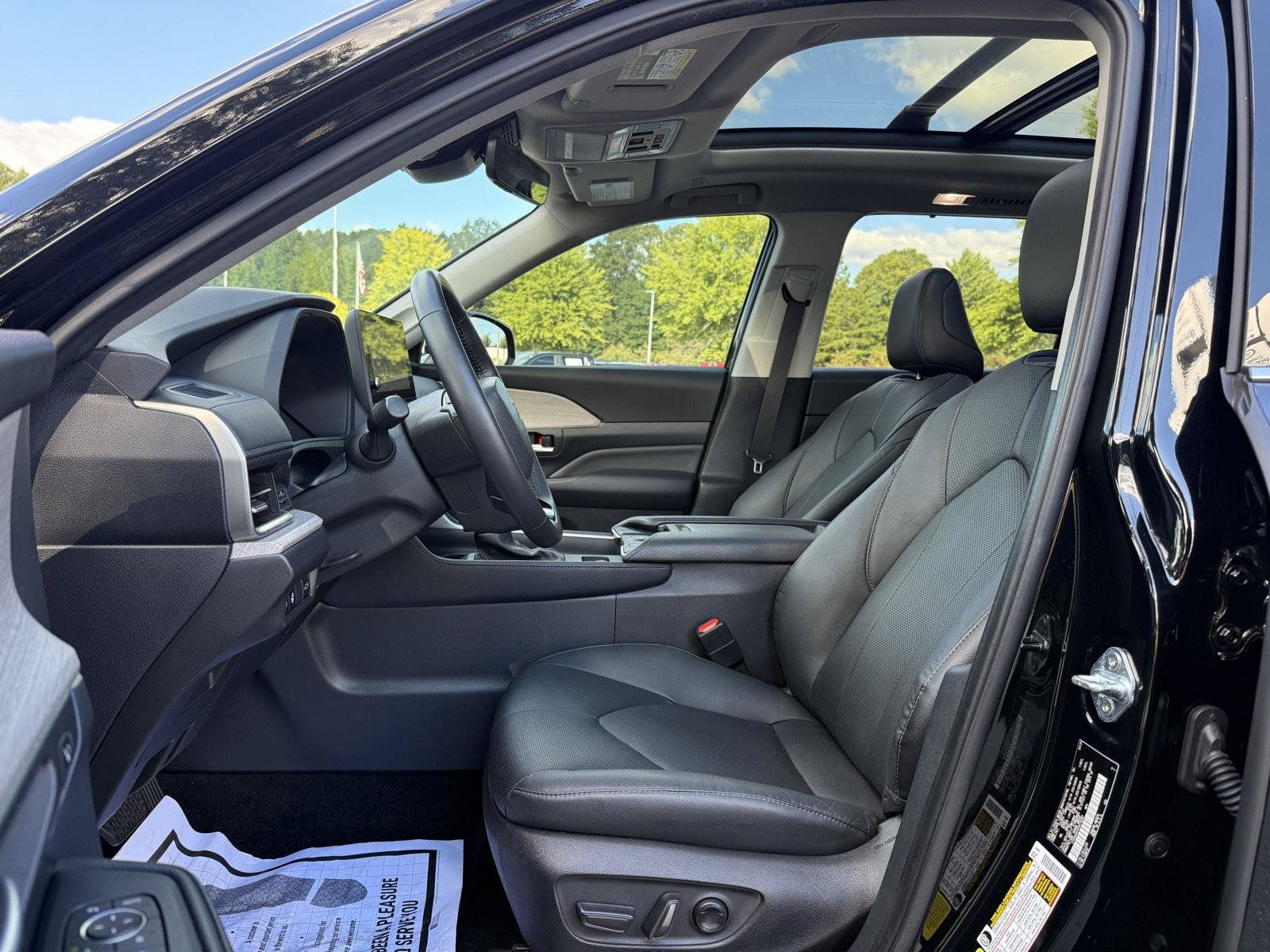 Used 2024 Toyota Grand Highlander FWD image 12