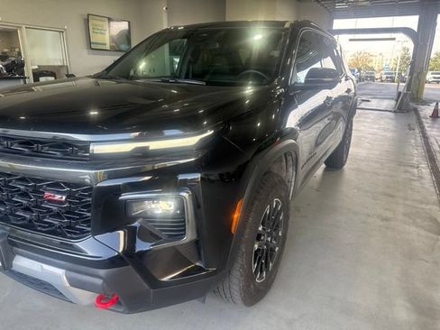 Used 2025 Chevrolet Traverse Z71 w/ Driver Confidence Package AWD/4WD image 2