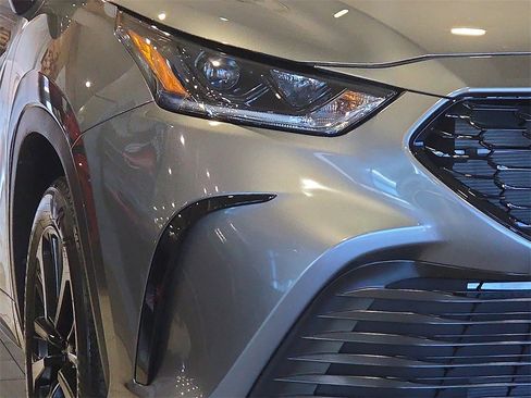 New 2026 Toyota Highlander XSE image 21