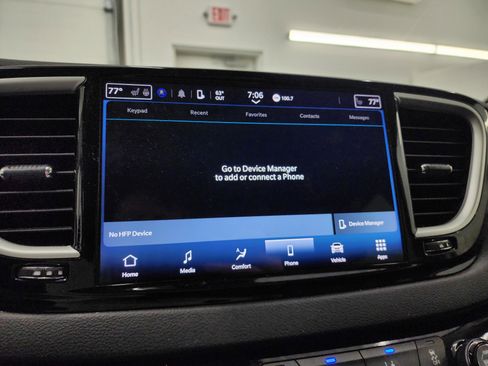 Used 2024 Chrysler Pacifica Touring-L image 51