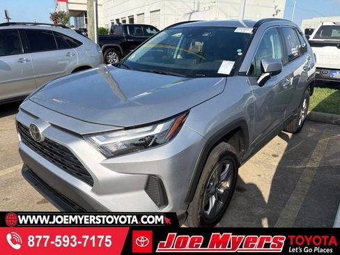 Used 2025 Toyota RAV4 XLE FWD image 1