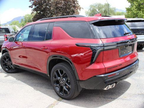 Used 2026 Chevrolet Traverse RS w/ LPO, Floor Liner Package AWD/4WD image 5