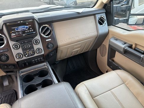 Used 2015 Ford F250 Lariat w/ Lariat Ultimate Package image 27
