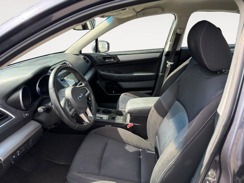 Used 2017 Subaru Legacy 2.5i Premium AWD/4WD image 9