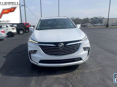 Used 2023 Buick Enclave Essence w/ Experience Buick Package image 3