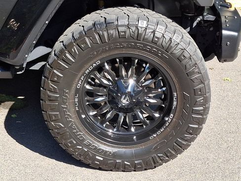 Used 2021 Jeep Wrangler Unlimited Rubicon w/ Trailer Tow Package AWD/4WD image 8