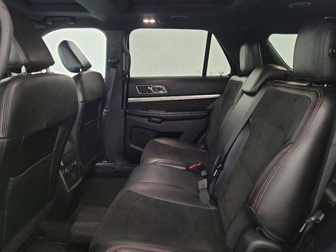 Used 2018 Ford Explorer XLT w/ Equipment Group 202A AWD/4WD image 18
