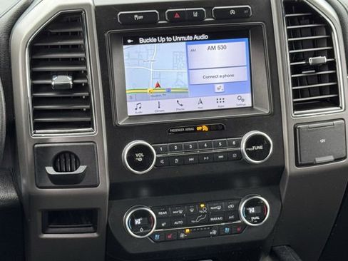 Used 2019 Ford Expedition XLT w/ Equipment Group 202A RWD image 16