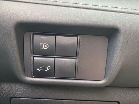 Used 2022 Toyota Highlander XLE image 27