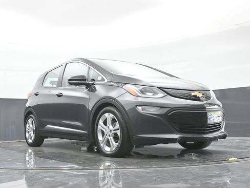 Used 2020 Chevrolet Bolt LT FWD image 40