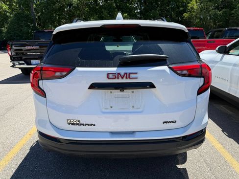 Used 2020 GMC Terrain SLE w/ Driver Convenience Package AWD/4WD image 3