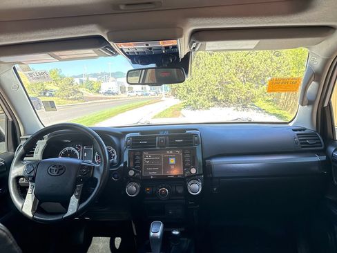 Used 2024 Toyota 4Runner TRD Off-Road Premium w/ Moonroof Package AWD/4WD image 29