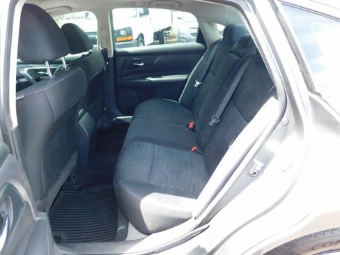 Used 2017 Nissan Altima 2.5 S FWD image 5