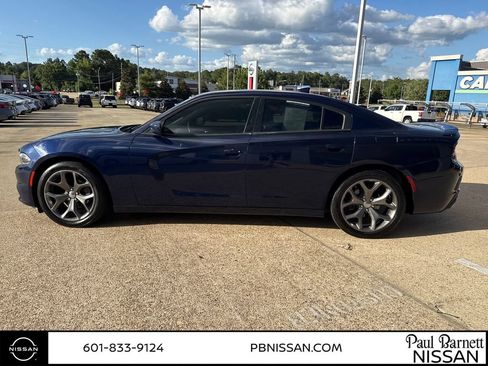 Used 2016 Dodge Charger SXT w/ Rallye Group RWD image 12