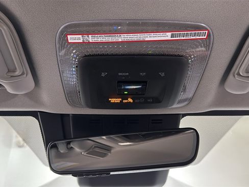 Certified 2025 Toyota Prius Plug-In Hybrid image 11