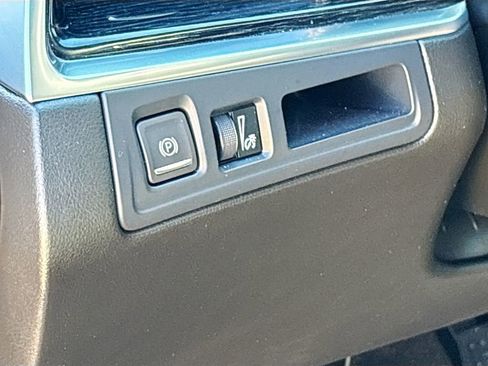 Used 2024 Cadillac XT5 Premium Luxury image 10