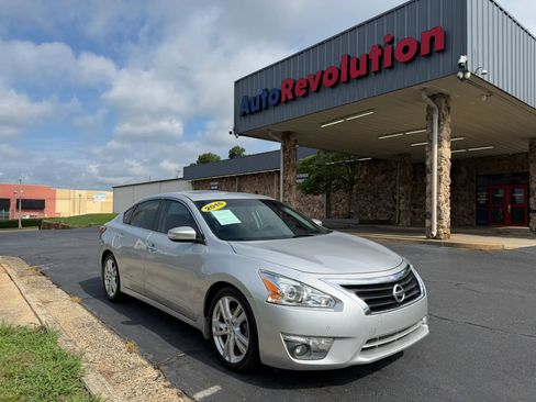 Used 2015 Nissan Altima 3.5 SL FWD image 1
