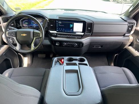 Used 2022 Chevrolet Silverado 1500 LT AWD/4WD image 20