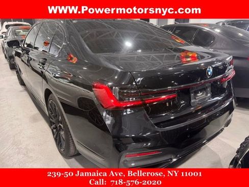Used 2020 BMW 740i w/ M Sport Package image 3