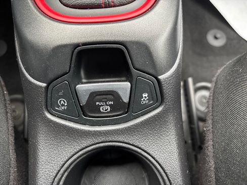 Used 2019 Jeep Compass Trailhawk image 39