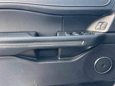 Used 2024 Ford Expedition XLT image 11