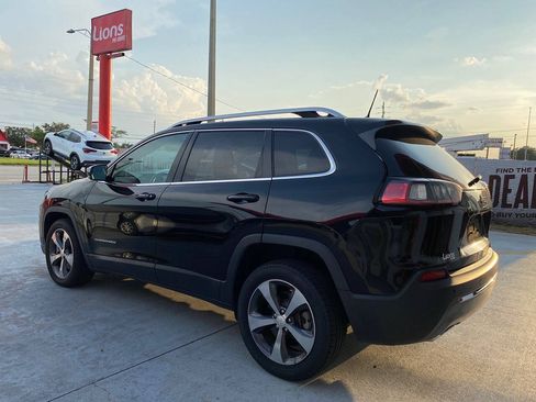 Used 2019 Jeep Cherokee Limited FWD image 3