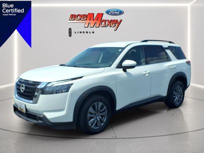 Used 2025 Nissan Pathfinder SV