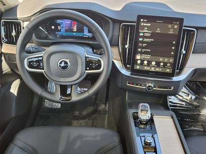 Used 2025 Volvo XC90 B6 Plus