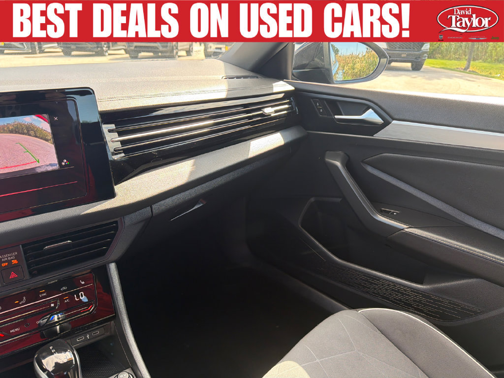 Used 2025 Volkswagen Jetta Sport FWD image 14