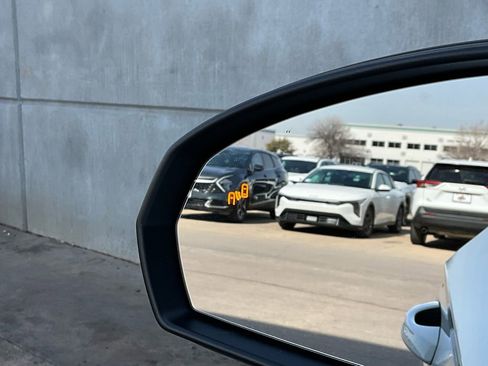 Used 2025 Volkswagen Taos S image 18