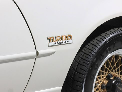 Used 1989 Pontiac Firebird Trans Am image 90