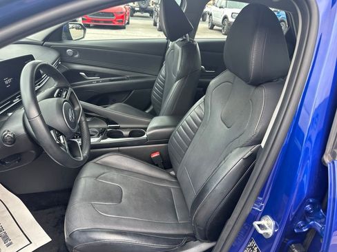 Used 2023 Hyundai Elantra Limited FWD image 9