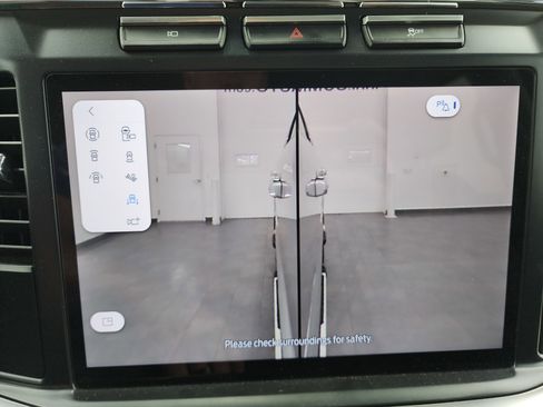 Used 2024 Ford F250 Lariat w/ Chrome Package image 16