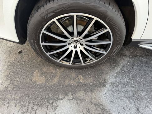 Used 2025 Mercedes-Benz GLS 450 4MATIC image 43