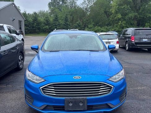 Used 2020 Ford Fusion SE FWD image 3