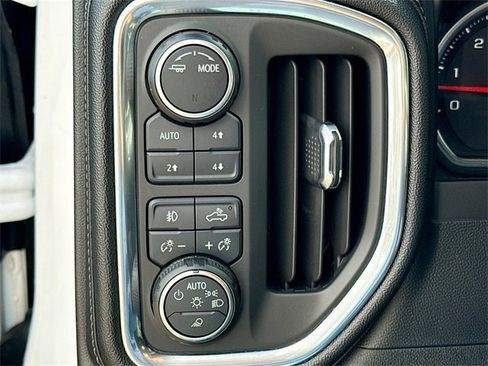 Used 2020 Chevrolet Silverado 2500 High Country image 12