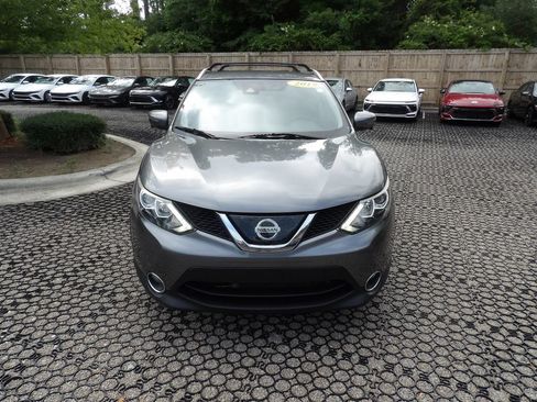 Used 2019 Nissan Rogue Sport SV w/ Technology Package FWD image 2