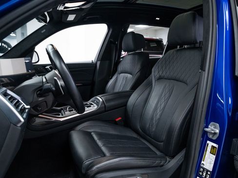 Used 2024 BMW X7 M60i AWD/4WD image 17