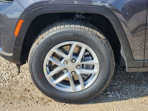 New 2026 Jeep Grand Cherokee L Laredo image 7