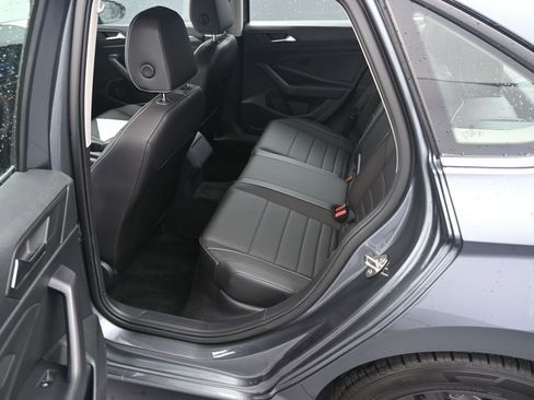 Used 2023 Volkswagen Jetta SE FWD image 18