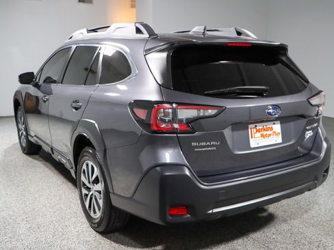 Used 2023 Subaru Outback Premium AWD/4WD image 9